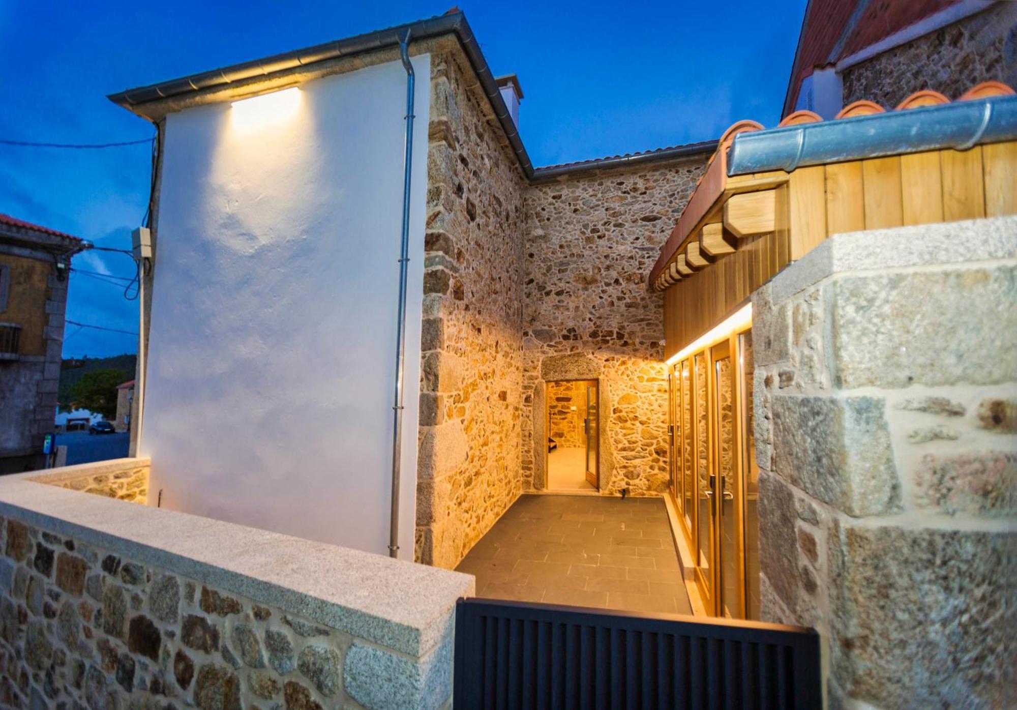 A De Lucia Hotel Quintáns Exterior foto